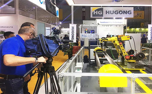 第二届进博会俄罗斯国家电视台拍摄asiagame意大利CEA展位